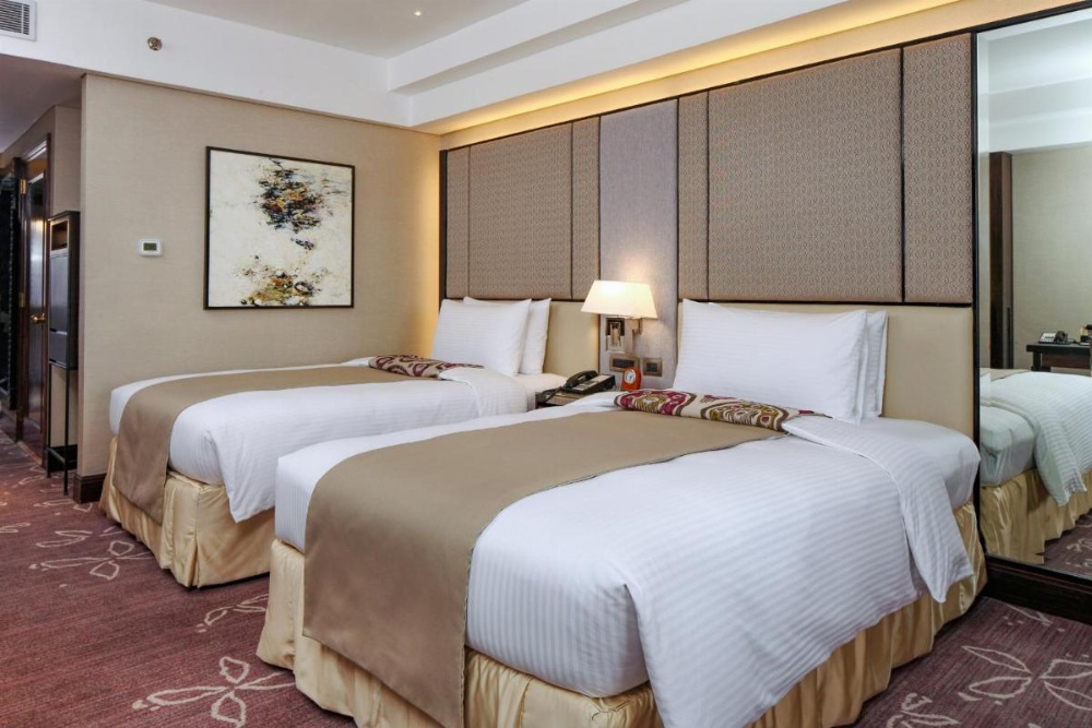 Diamond Hotel Main image